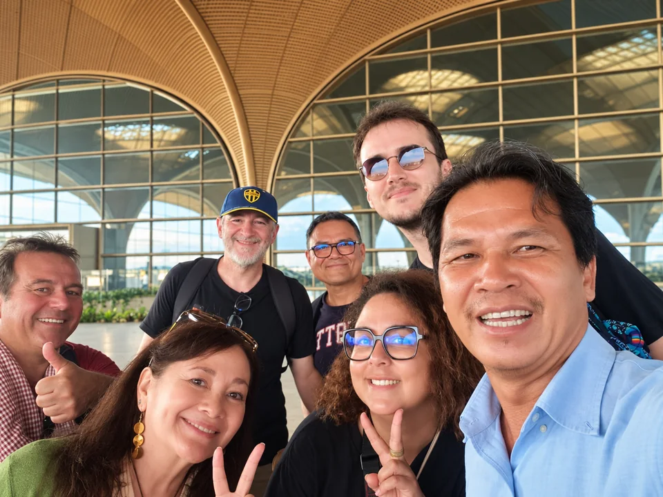 Rabbit Travel guide welcoming travelers at the airport